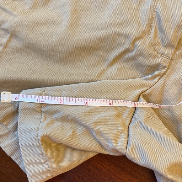 J. CREW shorts Women’s size 2 Chino Broken In Model. Khaki. EUC - Picture 8 of 8